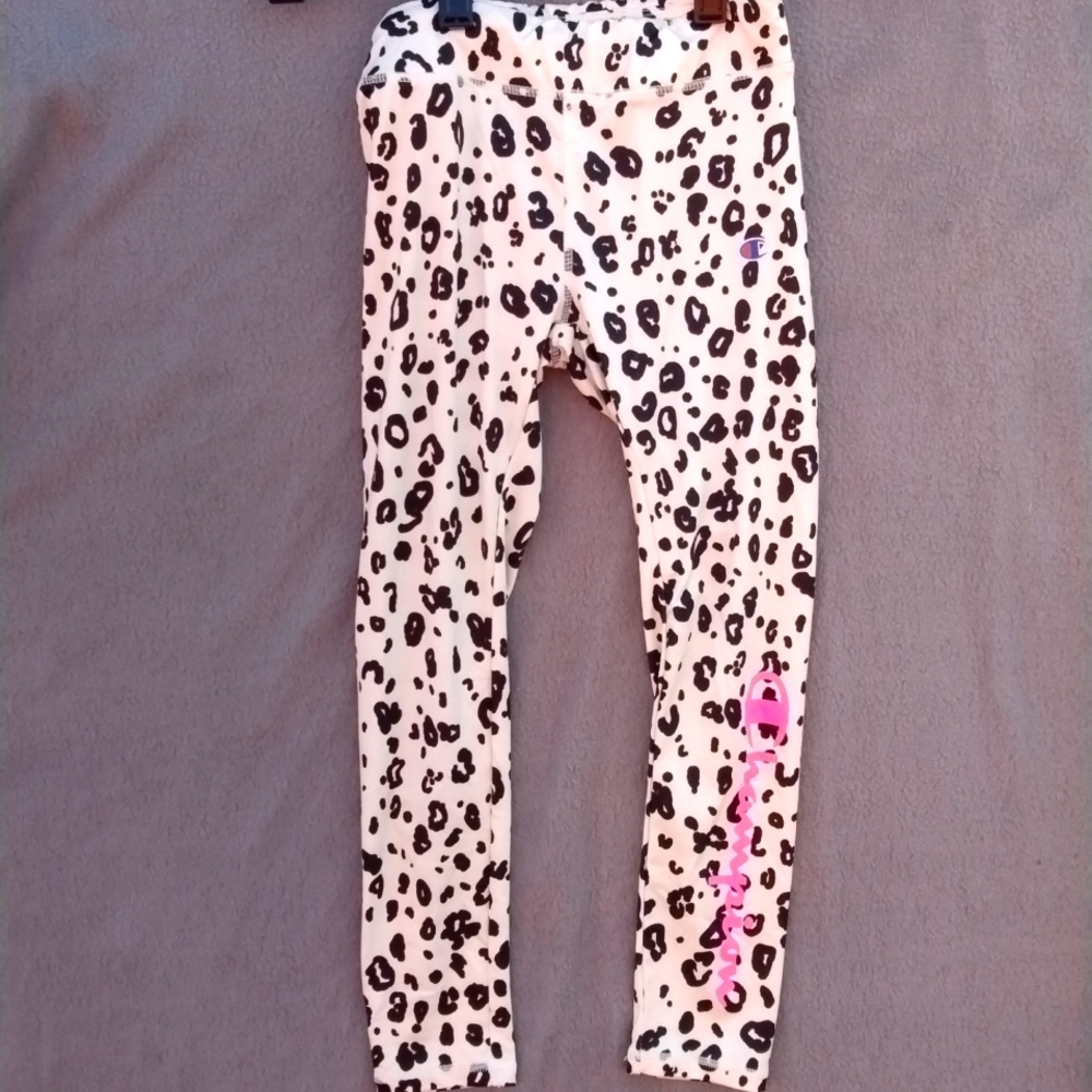 7S2.  Champion leopard tights (girls)